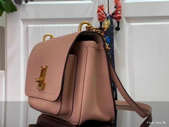 First bag ru LOUIS CHAIN PM LOCKME VUITTON 0814